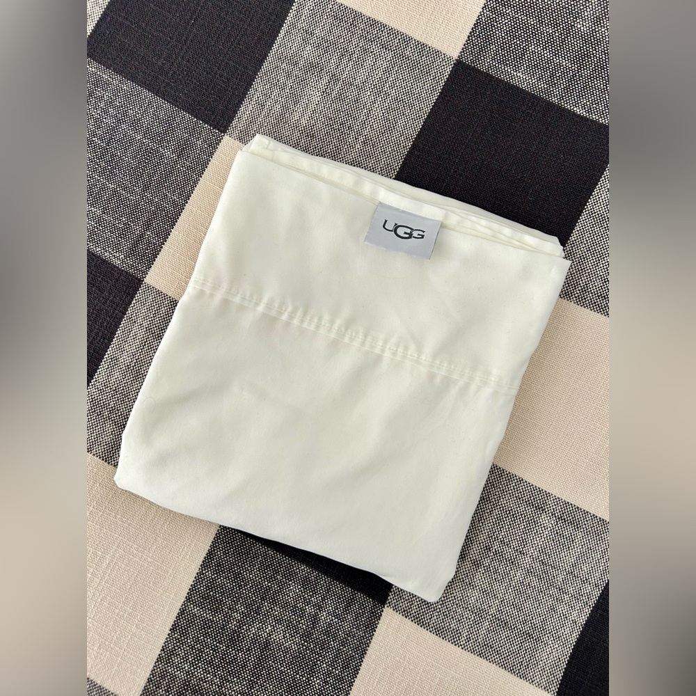 UGG Full Sized Sheet Set